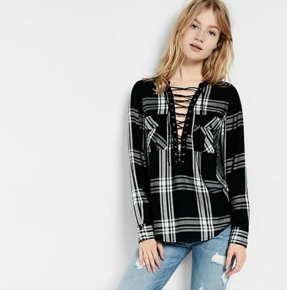 Express Black and White Plaid V Neck Lace Up Collared Flannel Top Sz Medium